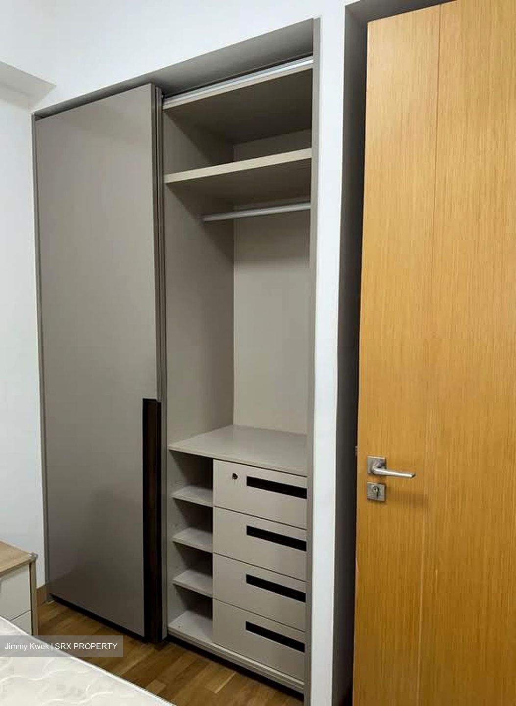 Commonwealth Towers (D3), Condominium #533976451